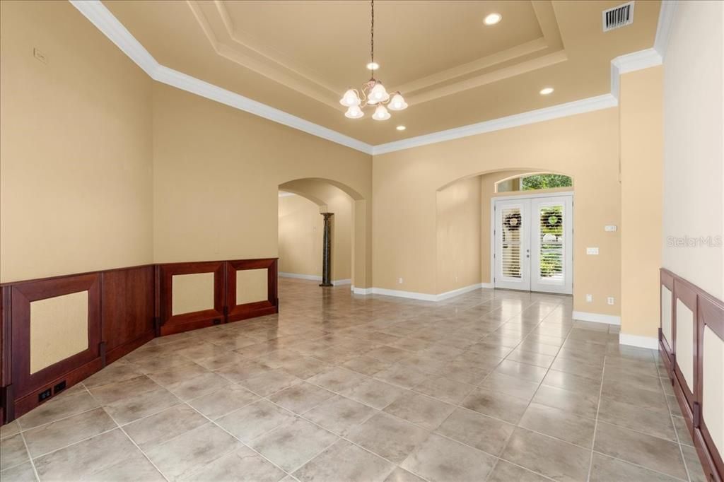 Под контрактом: $619,900 (3 спален, 2 ванн, 2929 Квадратных фут)