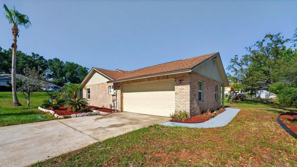 For Sale: $458,900 (3 beds, 2 baths, 1909 Square Feet)