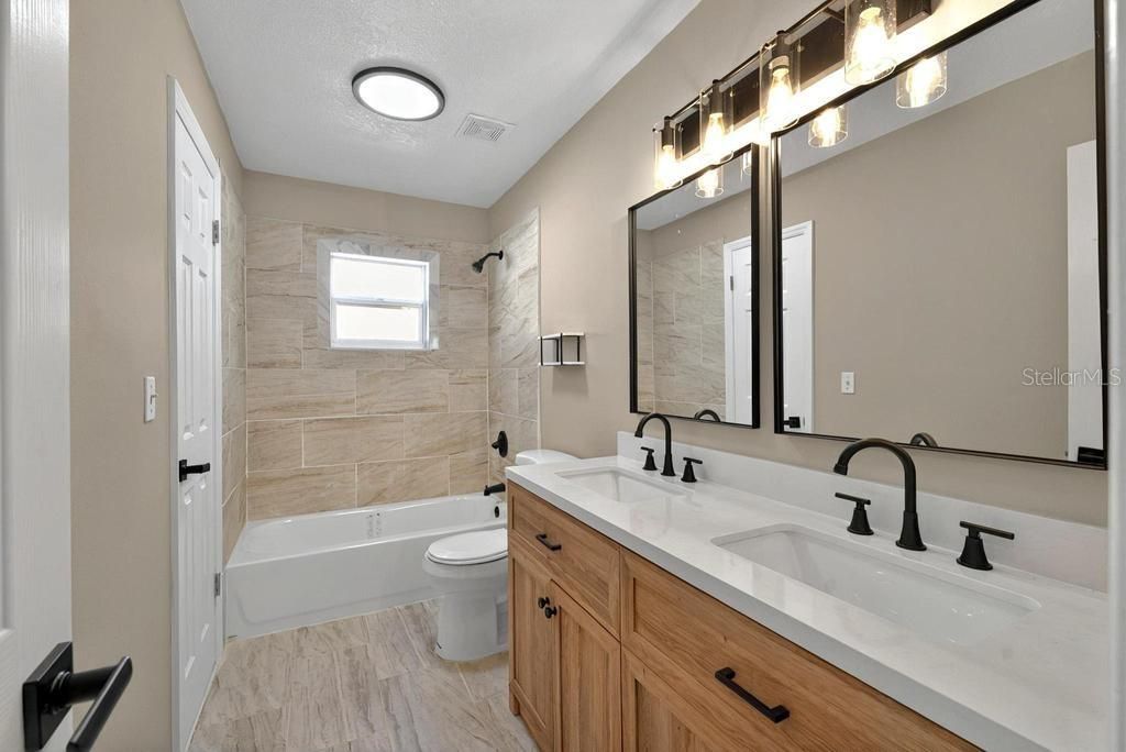 For Sale: $458,900 (3 beds, 2 baths, 1909 Square Feet)