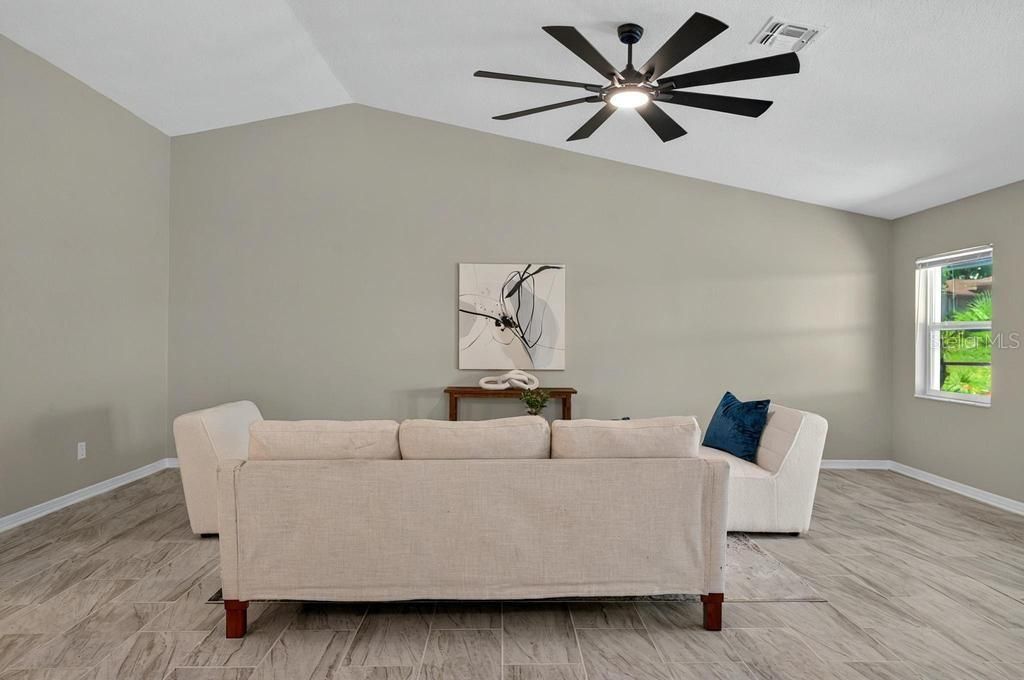 For Sale: $458,900 (3 beds, 2 baths, 1909 Square Feet)