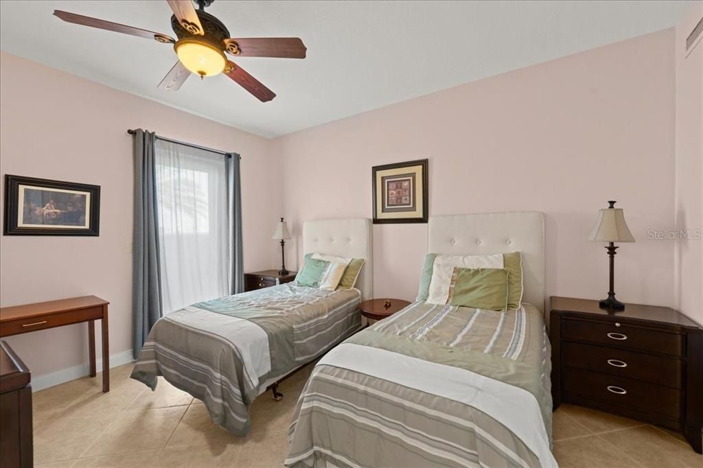 合同活跃: $470,000 (3 贝兹, 2 浴室, 2182 平方英尺)