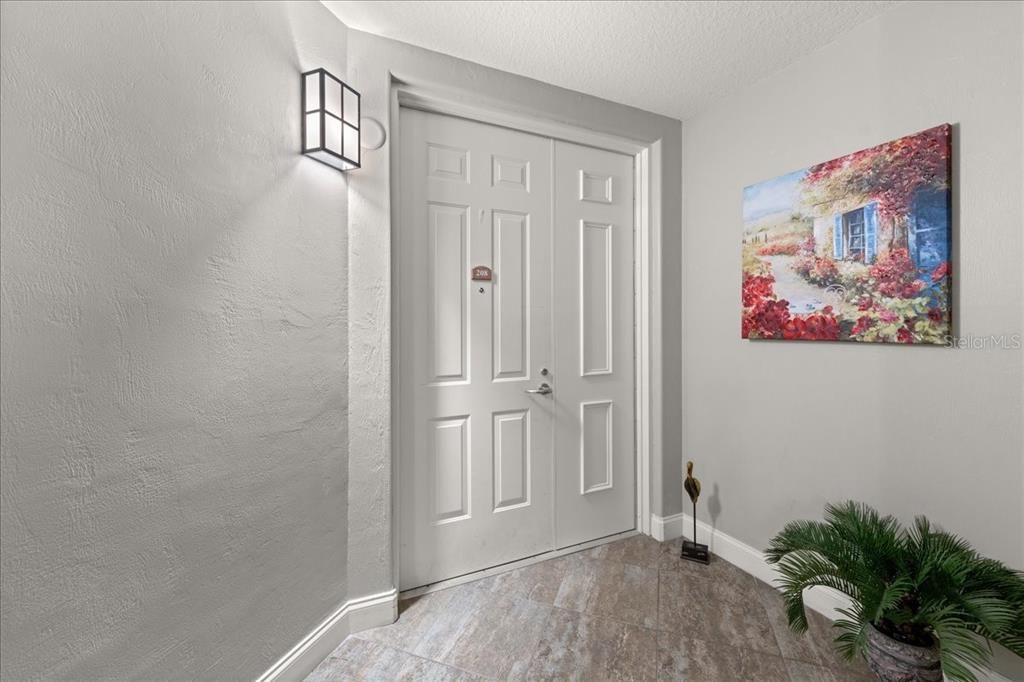 合同活跃: $470,000 (3 贝兹, 2 浴室, 2182 平方英尺)