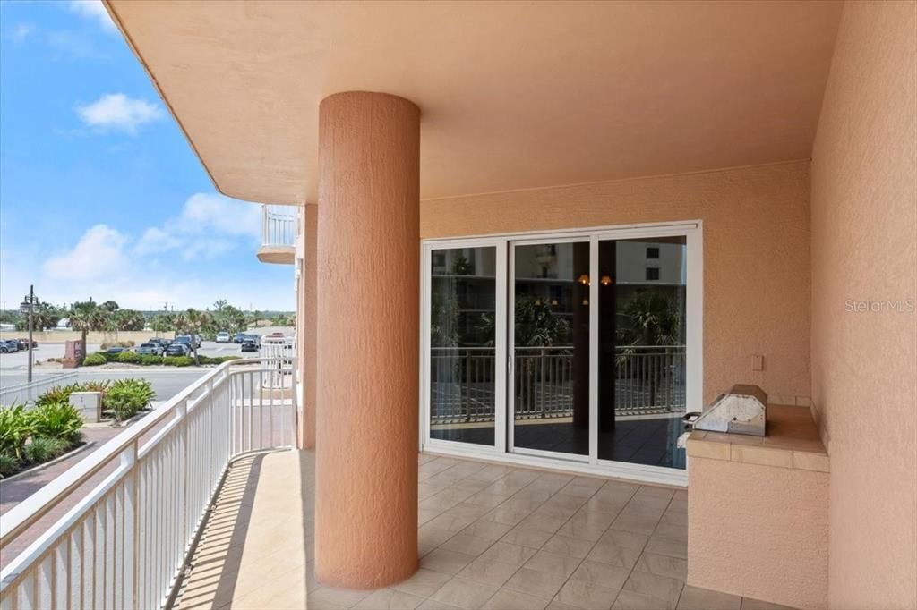 合同活跃: $470,000 (3 贝兹, 2 浴室, 2182 平方英尺)