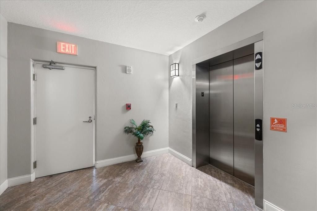 合同活跃: $470,000 (3 贝兹, 2 浴室, 2182 平方英尺)