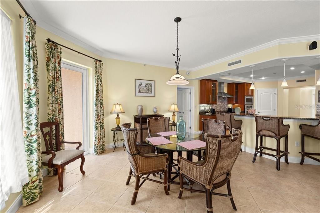 合同活跃: $470,000 (3 贝兹, 2 浴室, 2182 平方英尺)