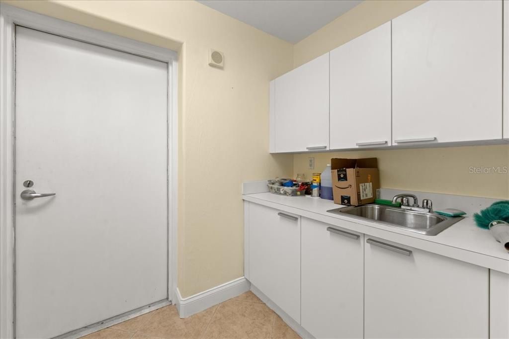 合同活跃: $470,000 (3 贝兹, 2 浴室, 2182 平方英尺)