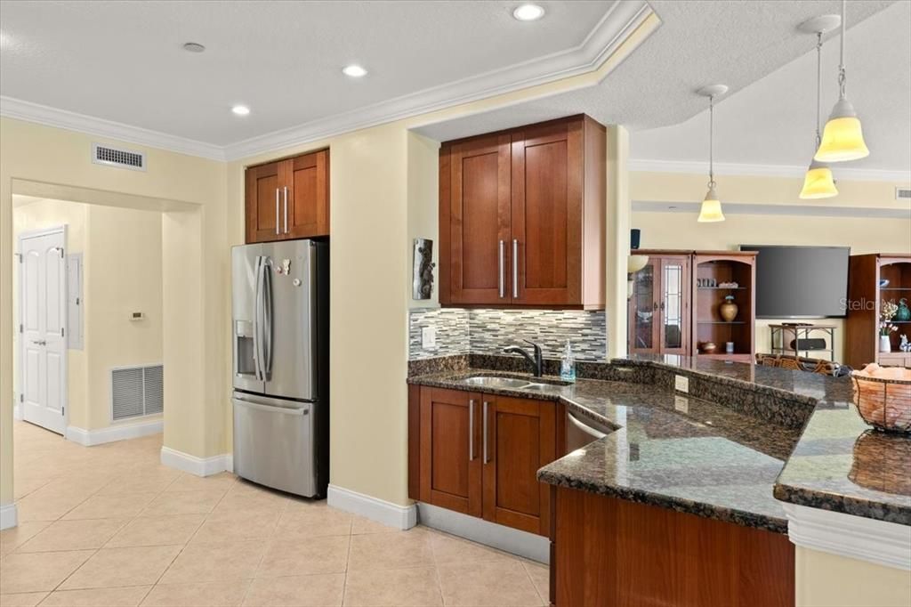 合同活跃: $470,000 (3 贝兹, 2 浴室, 2182 平方英尺)