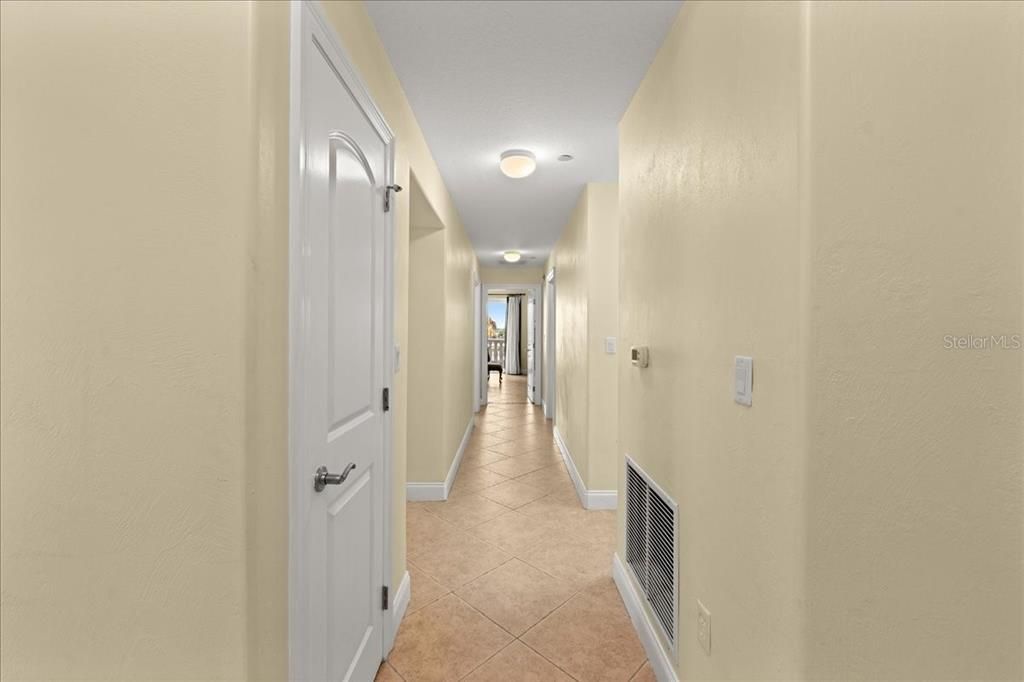 合同活跃: $470,000 (3 贝兹, 2 浴室, 2182 平方英尺)