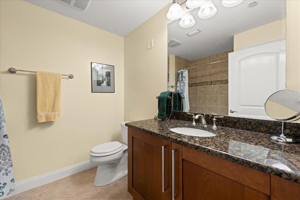 合同活跃: $470,000 (3 贝兹, 2 浴室, 2182 平方英尺)