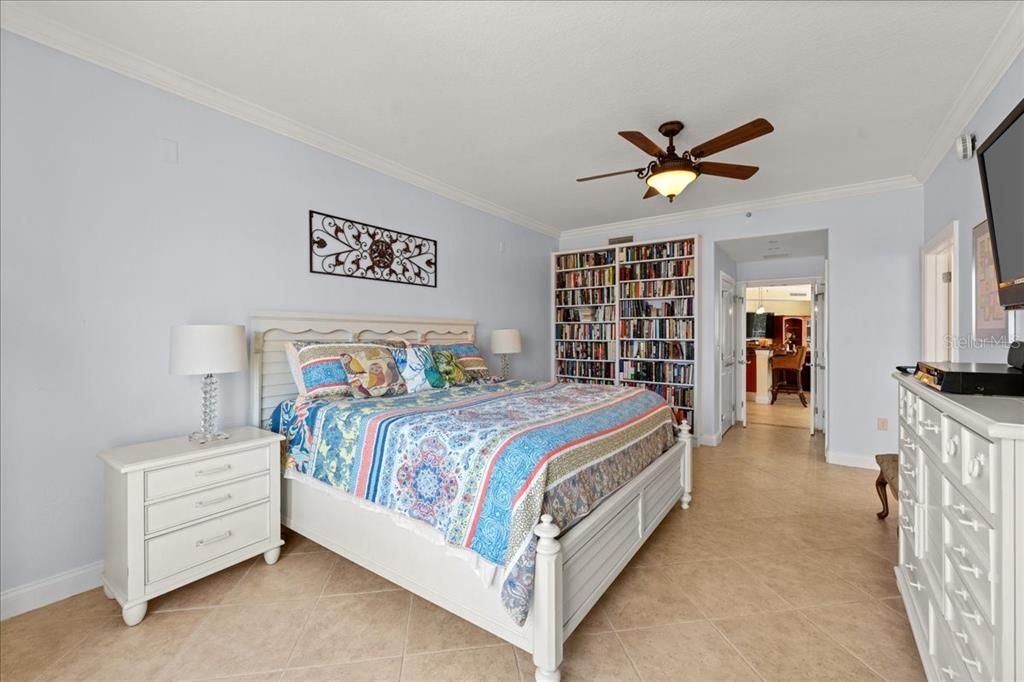 合同活跃: $470,000 (3 贝兹, 2 浴室, 2182 平方英尺)