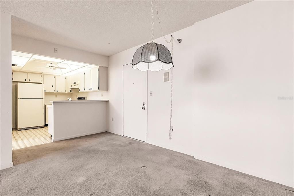 Activo con contrato: $99,000 (1 camas, 1 baños, 634 Pies cuadrados)