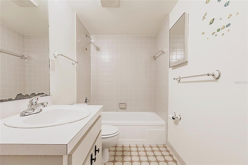 Activo con contrato: $99,000 (1 camas, 1 baños, 634 Pies cuadrados)