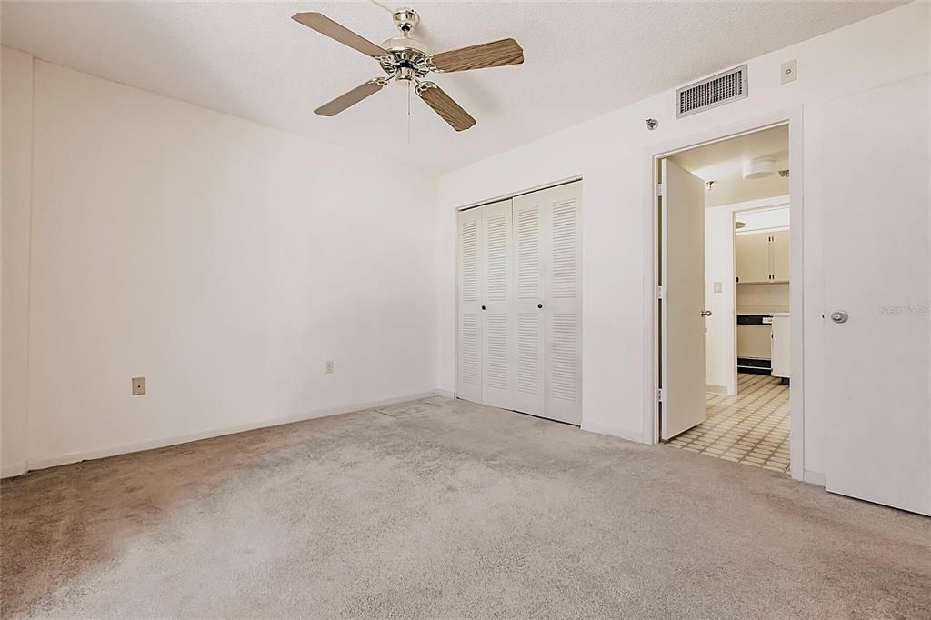 Activo con contrato: $99,000 (1 camas, 1 baños, 634 Pies cuadrados)