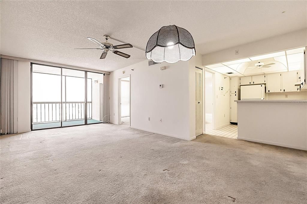 Activo con contrato: $99,000 (1 camas, 1 baños, 634 Pies cuadrados)