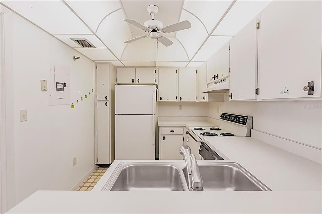 Activo con contrato: $99,000 (1 camas, 1 baños, 634 Pies cuadrados)