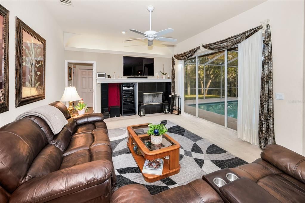 На продажу: $925,000 (4 спален, 3 ванн, 2786 Квадратных фут)