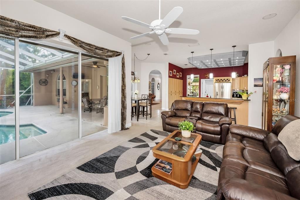 На продажу: $925,000 (4 спален, 3 ванн, 2786 Квадратных фут)