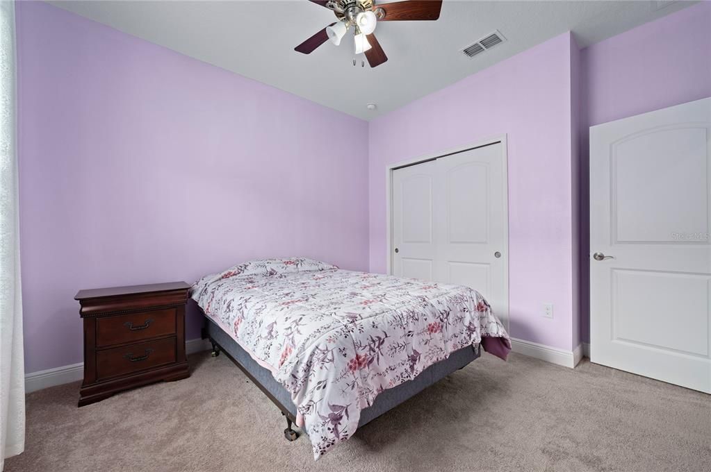 Под контрактом: $344,900 (3 спален, 2 ванн, 1626 Квадратных фут)