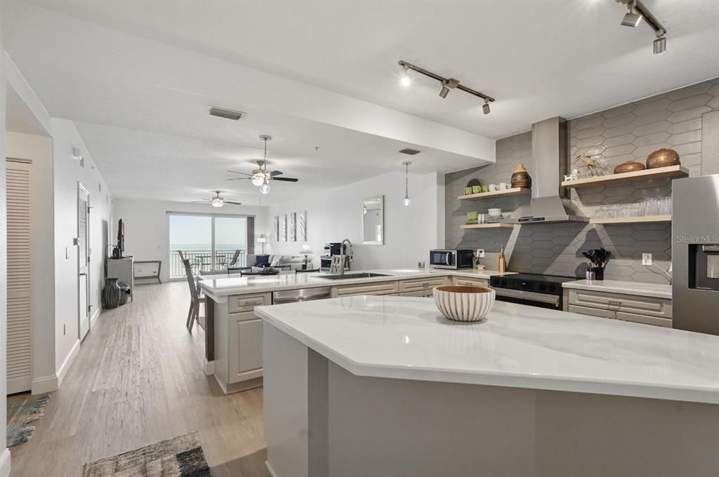 En Venta: $549,900 (2 camas, 2 baños, 1398 Pies cuadrados)