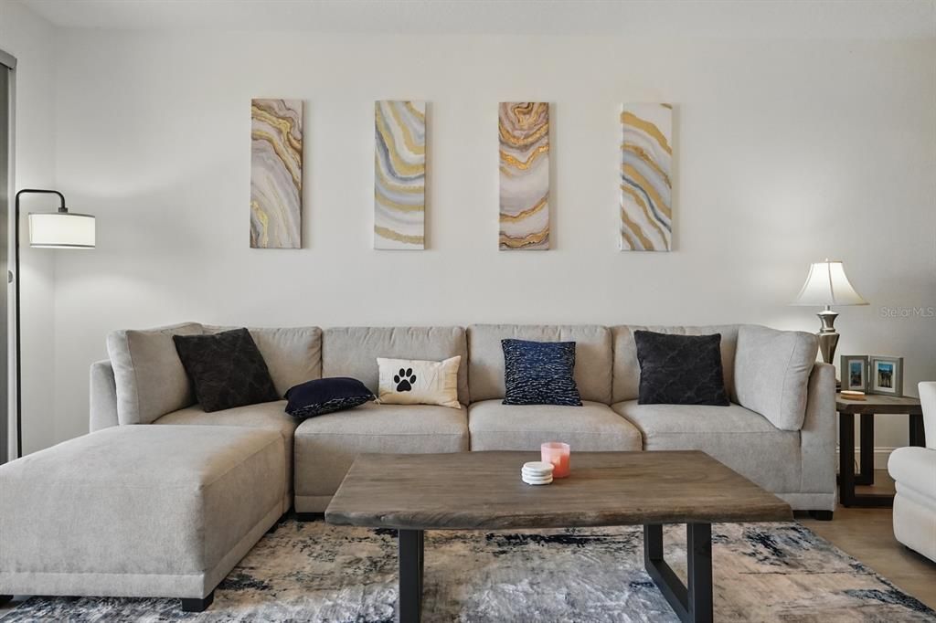 En Venta: $549,900 (2 camas, 2 baños, 1398 Pies cuadrados)