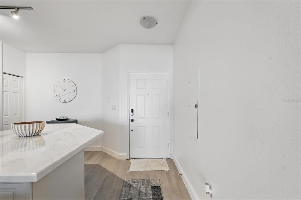 En Venta: $549,900 (2 camas, 2 baños, 1398 Pies cuadrados)