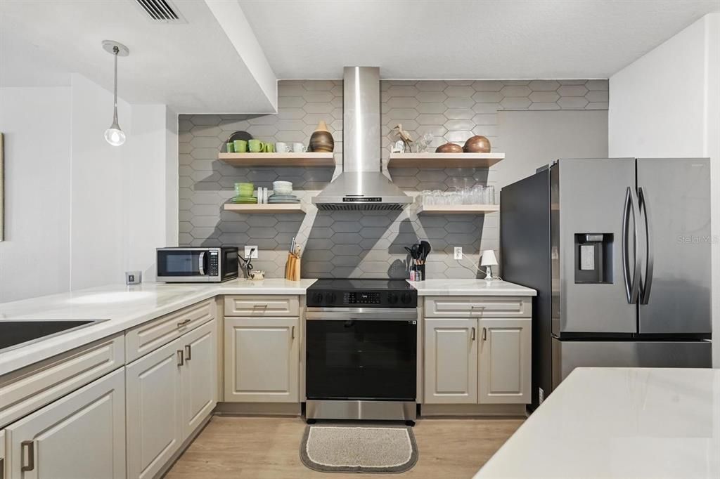 En Venta: $549,900 (2 camas, 2 baños, 1398 Pies cuadrados)