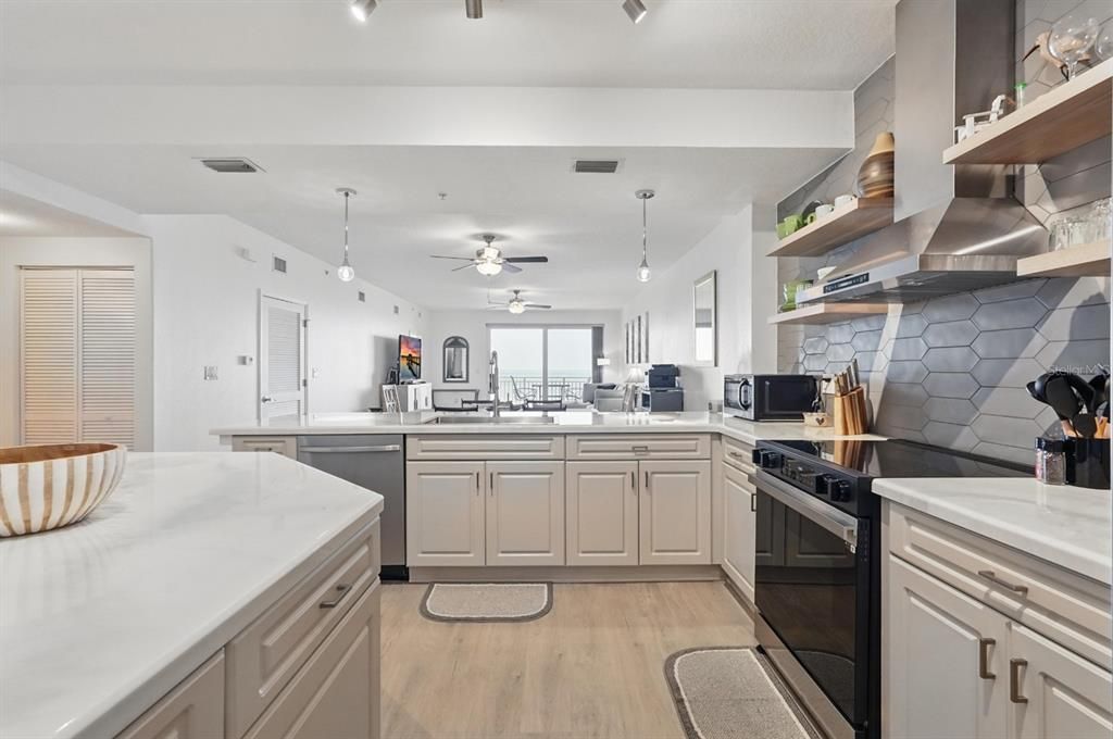 En Venta: $549,900 (2 camas, 2 baños, 1398 Pies cuadrados)