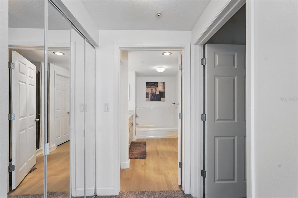 En Venta: $549,900 (2 camas, 2 baños, 1398 Pies cuadrados)