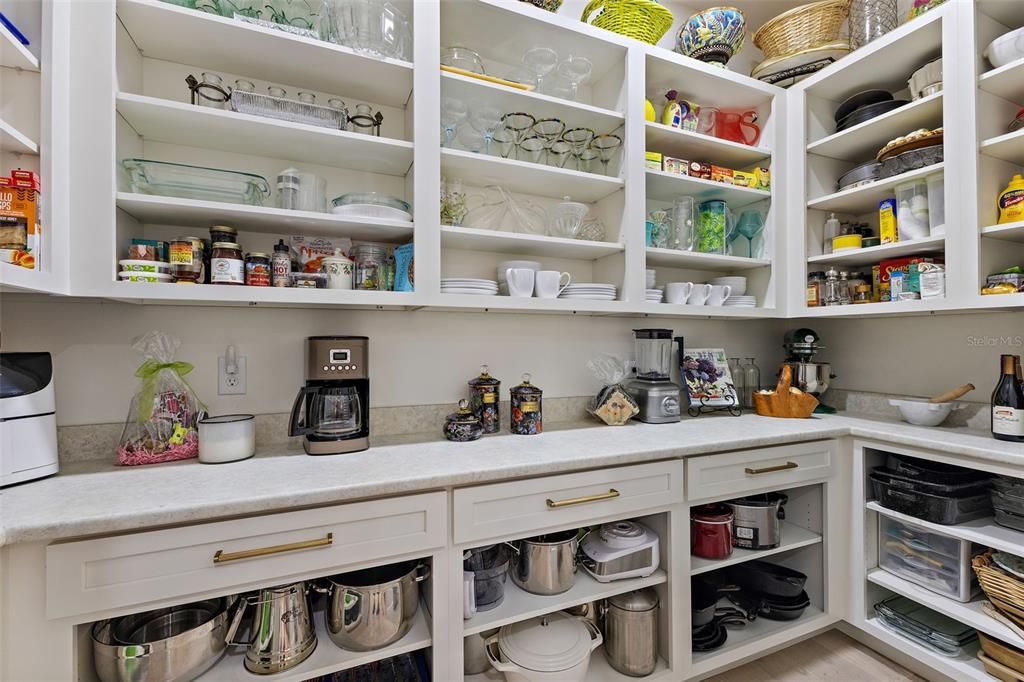 На продажу: $1,950,000 (4 спален, 3 ванн, 4976 Квадратных фут)