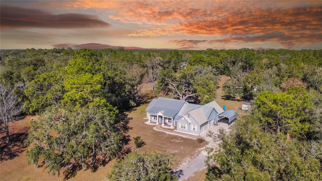 Недавно продано: $549,900 (3 спален, 3 ванн, 2270 Квадратных фут)