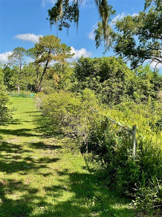 На продажу: $119,000 (0.32 acres)