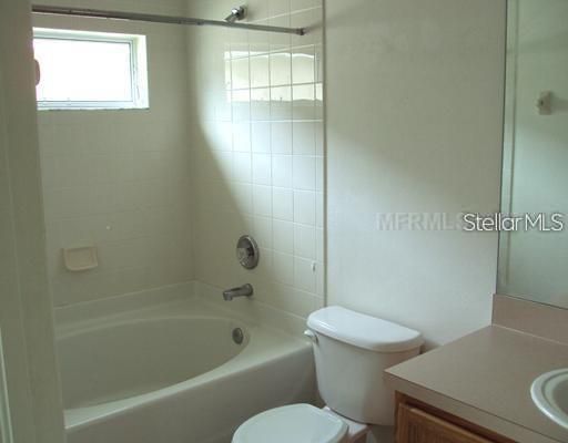 合同活跃: $2,100 (3 贝兹, 2 浴室, 1434 平方英尺)