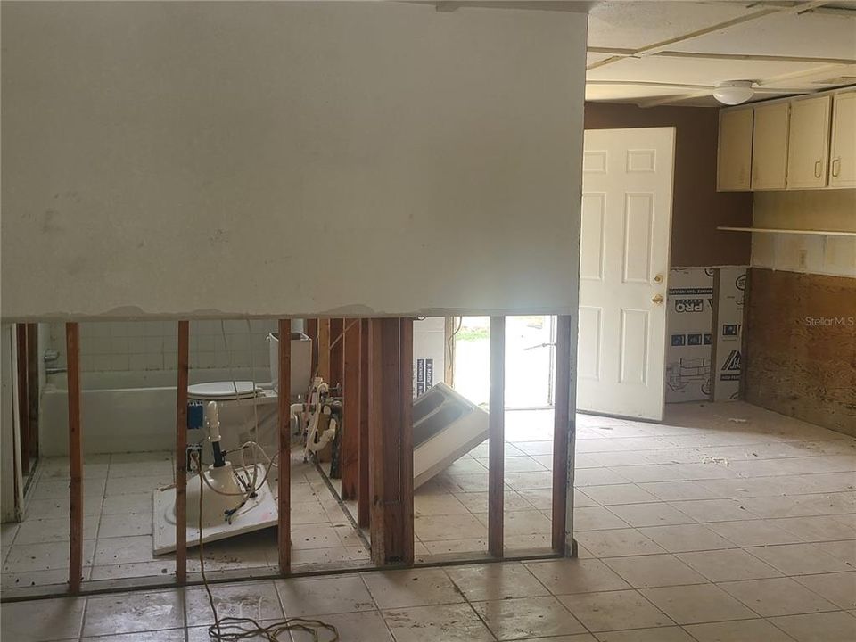 待售: $348,000 (2 贝兹, 0 浴室, 2178 平方英尺)