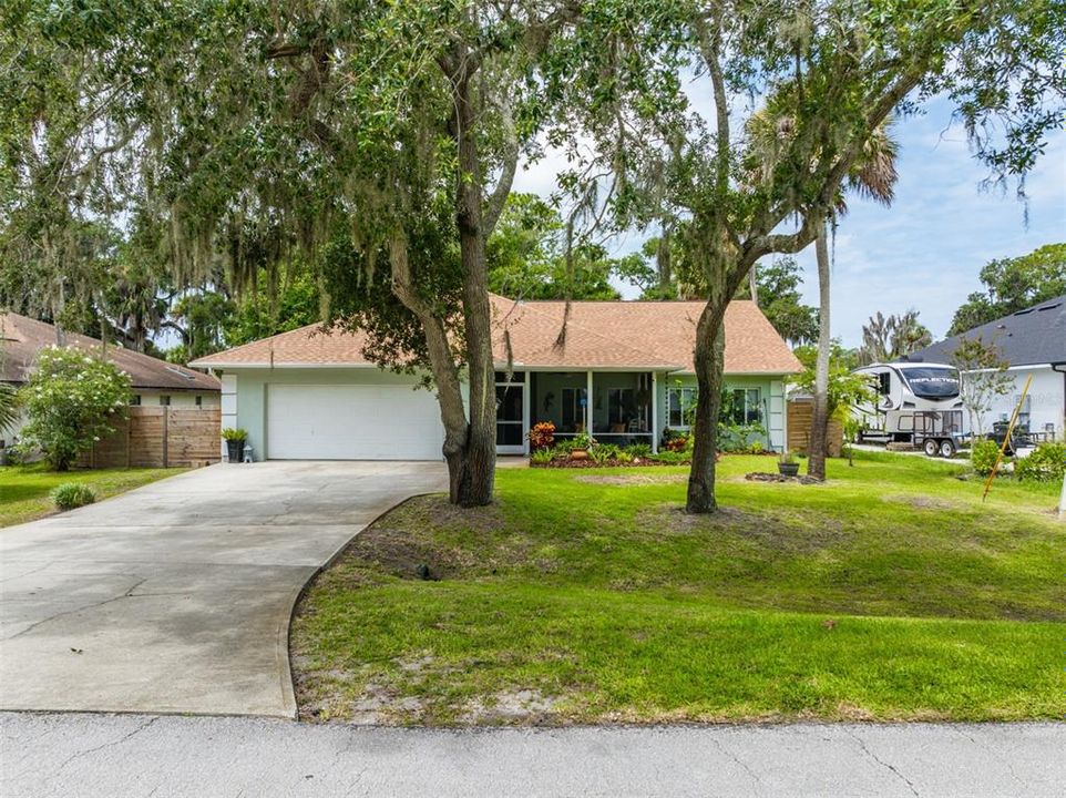 Recently Sold: $489,000 (3 beds, 2 baths, 2025 Square Feet)