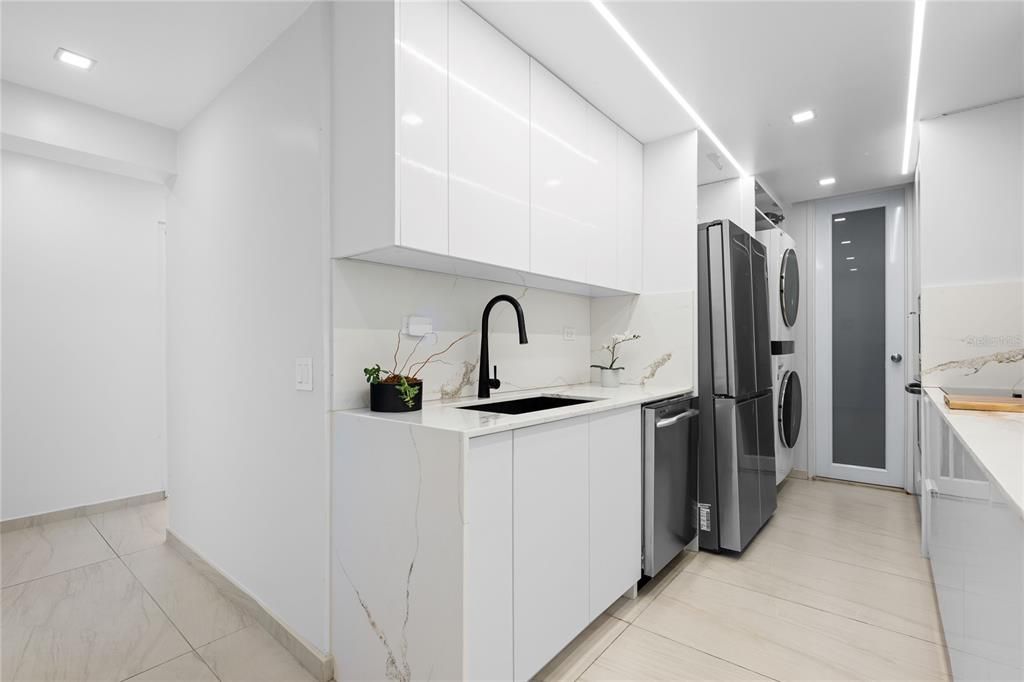 Activo con contrato: $465,000 (3 camas, 2 baños, 1128 Pies cuadrados)