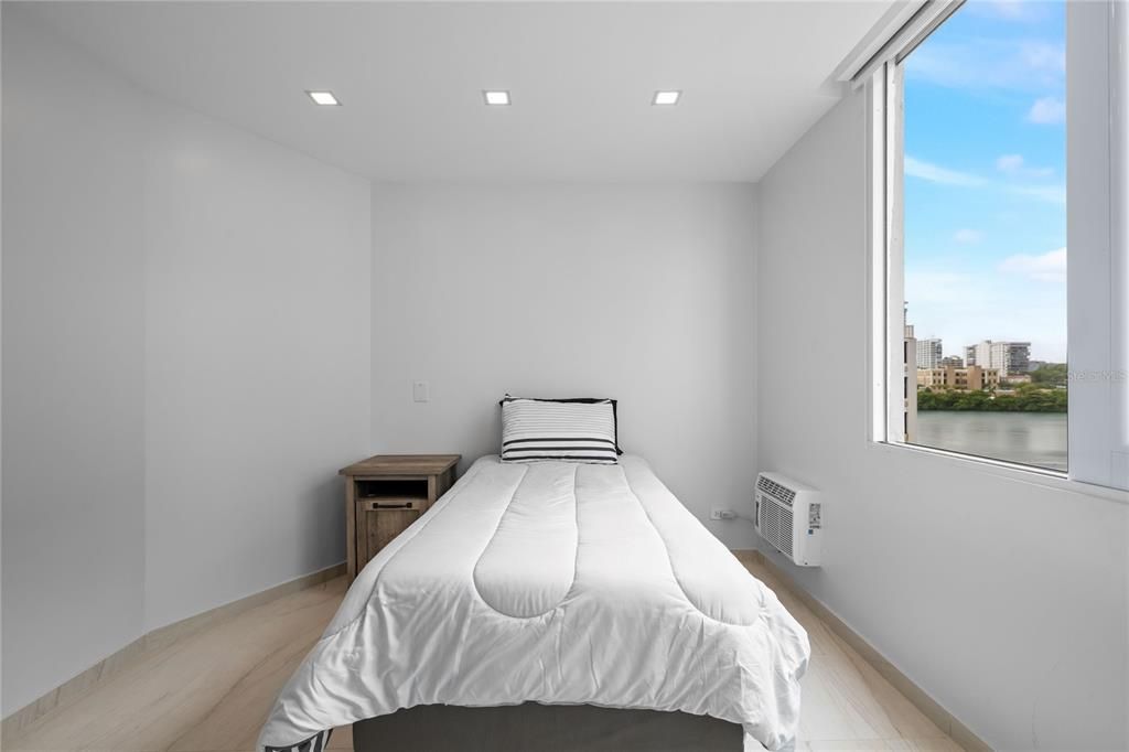 Activo con contrato: $465,000 (3 camas, 2 baños, 1128 Pies cuadrados)