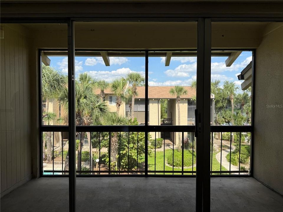 待售: $85,000 (1 贝兹, 1 浴室, 633 平方英尺)