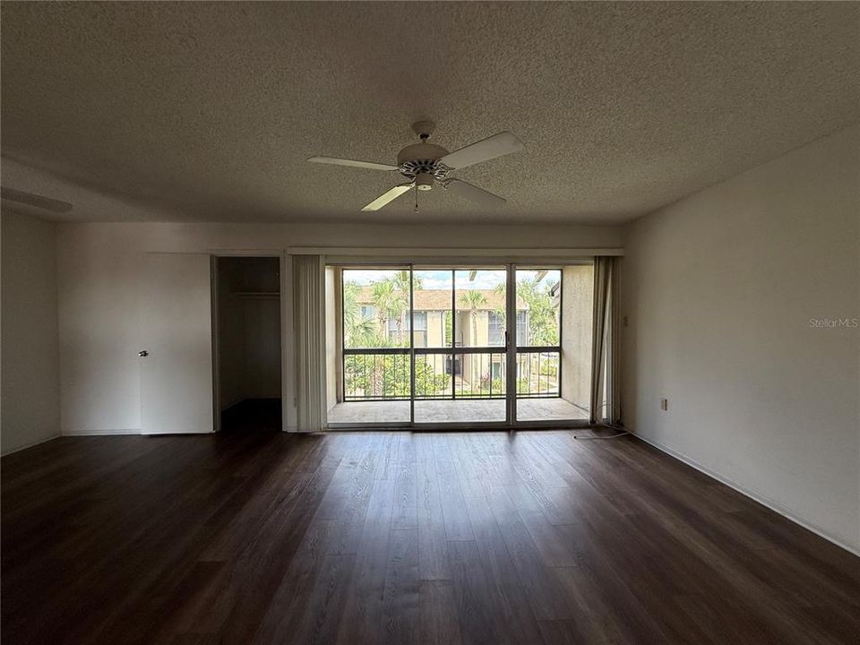 待售: $85,000 (1 贝兹, 1 浴室, 633 平方英尺)