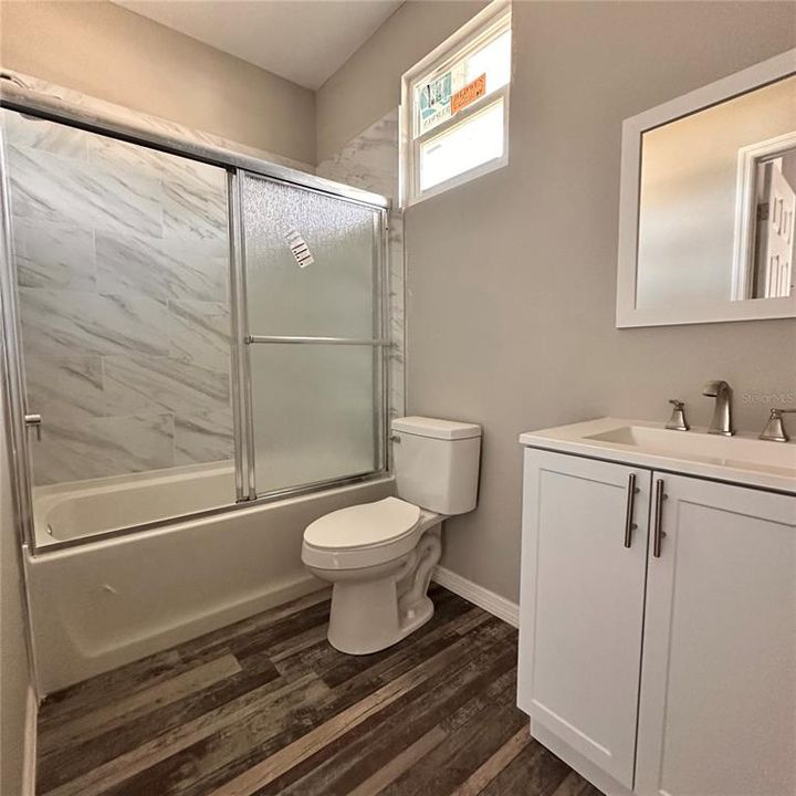 待售: $250,000 (3 贝兹, 2 浴室, 1298 平方英尺)