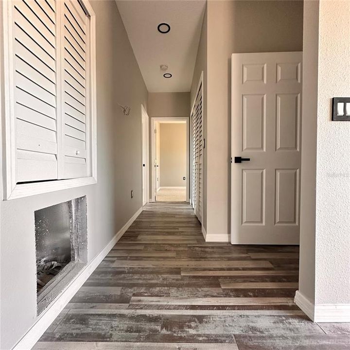 待售: $250,000 (3 贝兹, 2 浴室, 1298 平方英尺)