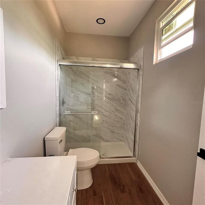 待售: $250,000 (3 贝兹, 2 浴室, 1298 平方英尺)