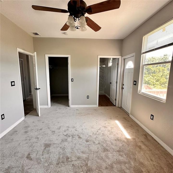 待售: $250,000 (3 贝兹, 2 浴室, 1298 平方英尺)