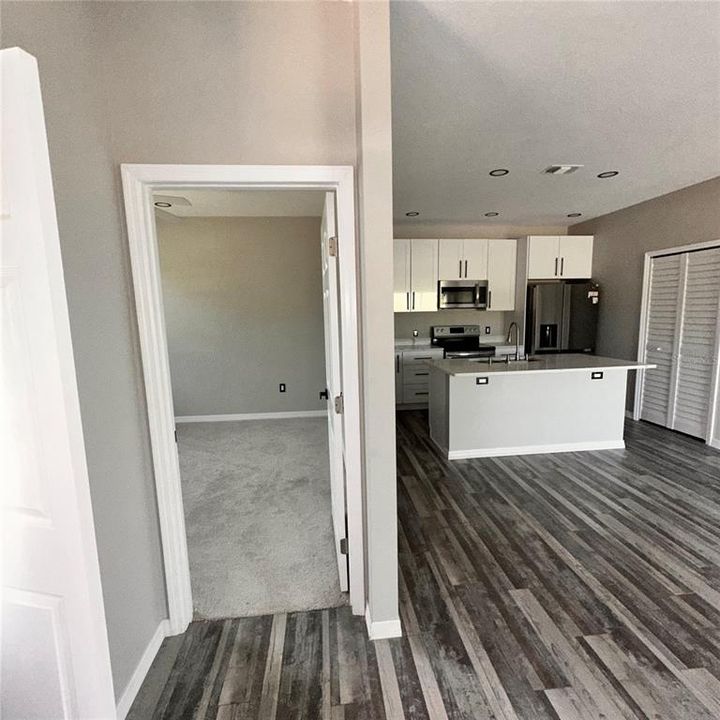 待售: $250,000 (3 贝兹, 2 浴室, 1298 平方英尺)