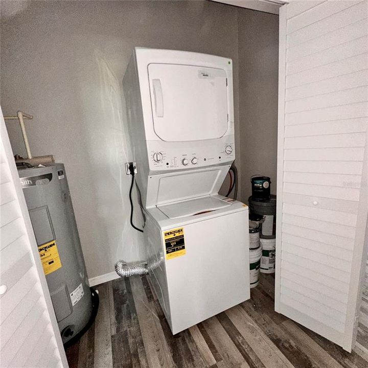 待售: $250,000 (3 贝兹, 2 浴室, 1298 平方英尺)