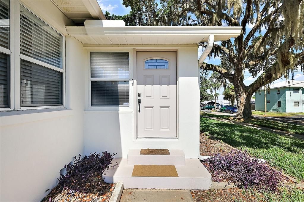 Active With Contract: $225,000 (2 beds, 1 baths, 1008 Square Feet)