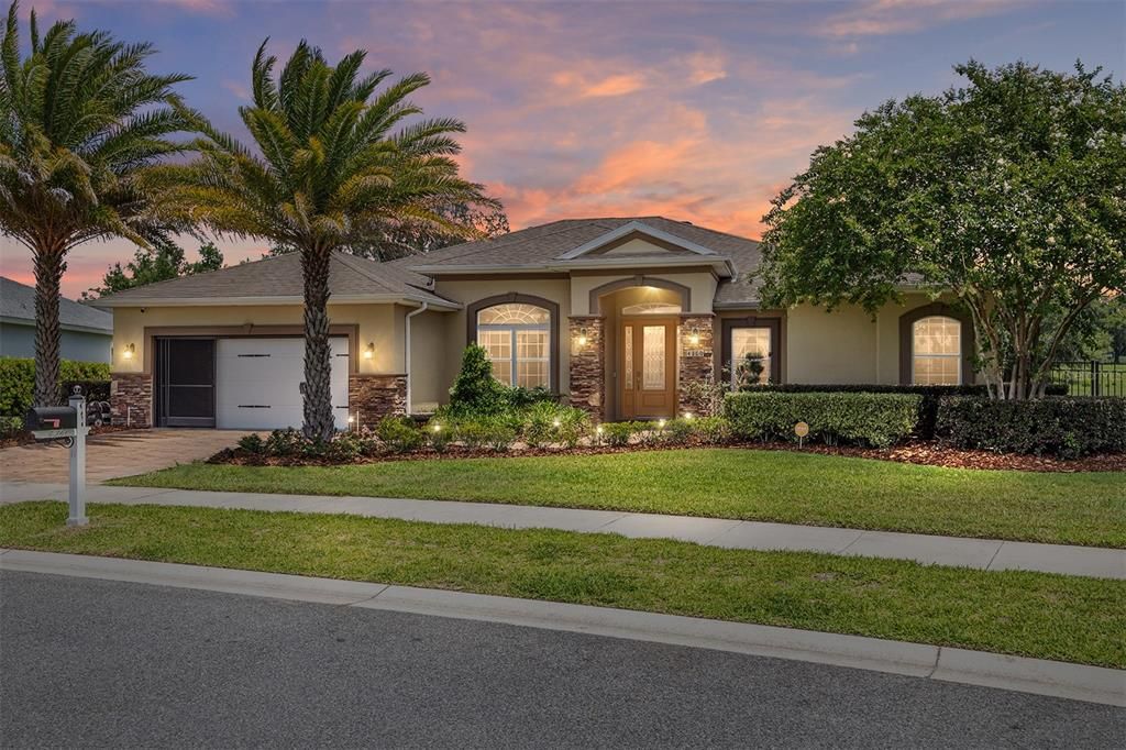 Vendido Recientemente: $577,000 (4 camas, 3 baños, 3072 Pies cuadrados)