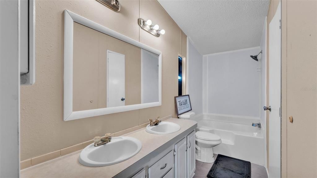 For Sale: $245,000 (4 beds, 2 baths, 1188 Square Feet)