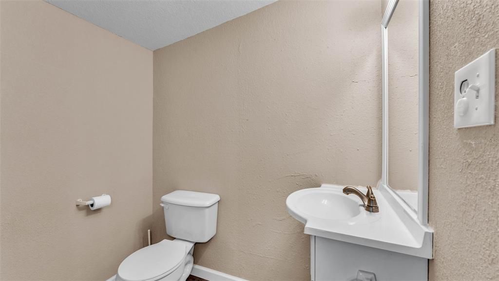 For Sale: $245,000 (4 beds, 2 baths, 1188 Square Feet)