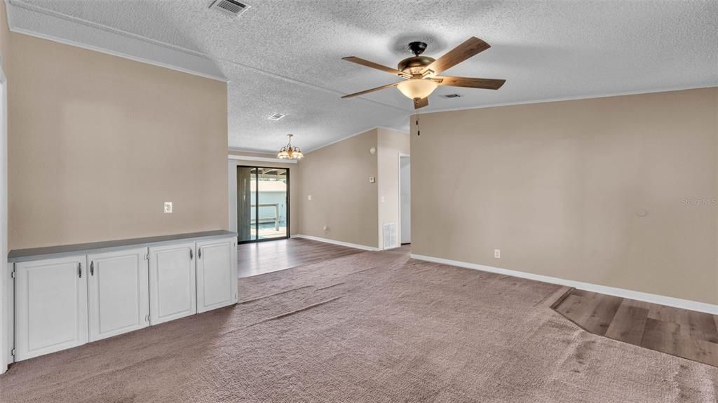 For Sale: $245,000 (4 beds, 2 baths, 1188 Square Feet)