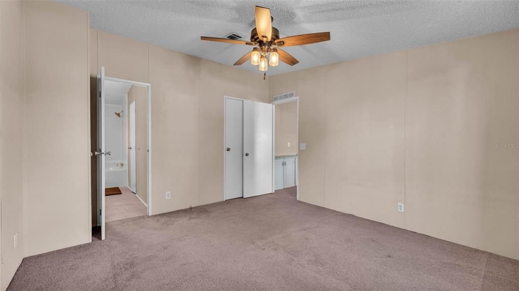 For Sale: $245,000 (4 beds, 2 baths, 1188 Square Feet)